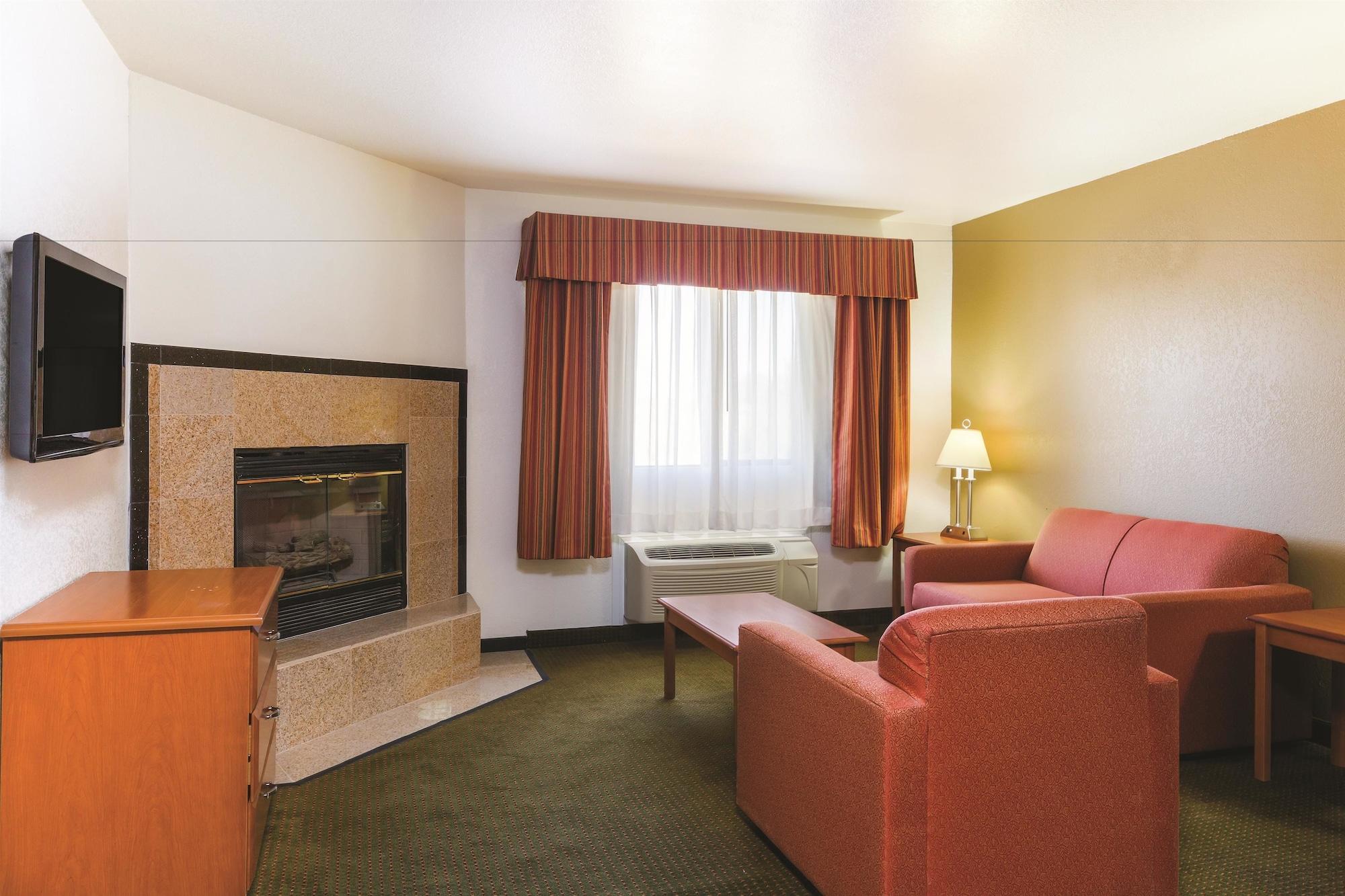 Baymont By Wyndham Tehachapi Hotel Exterior photo