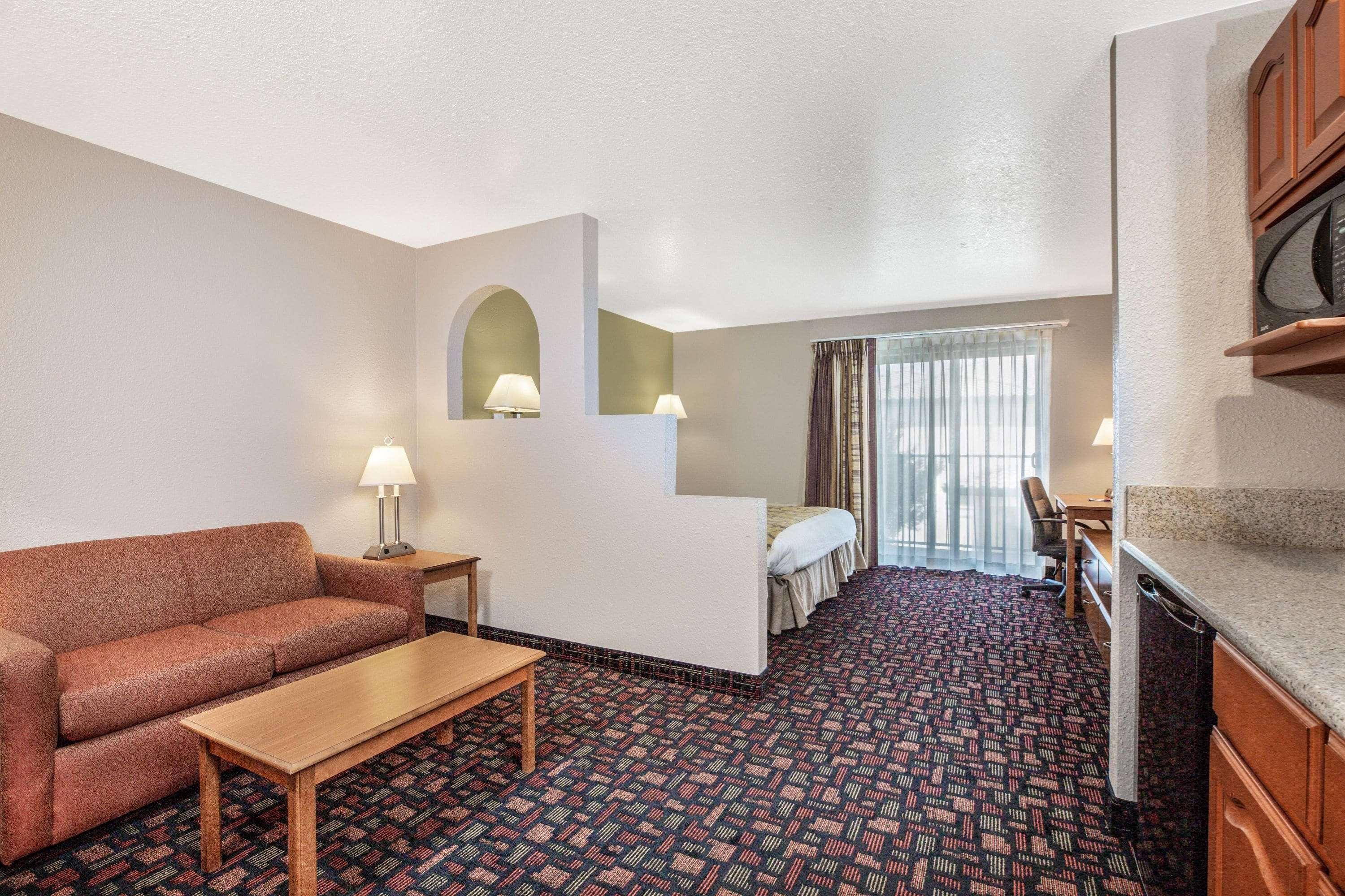 Baymont By Wyndham Tehachapi Hotel Exterior photo
