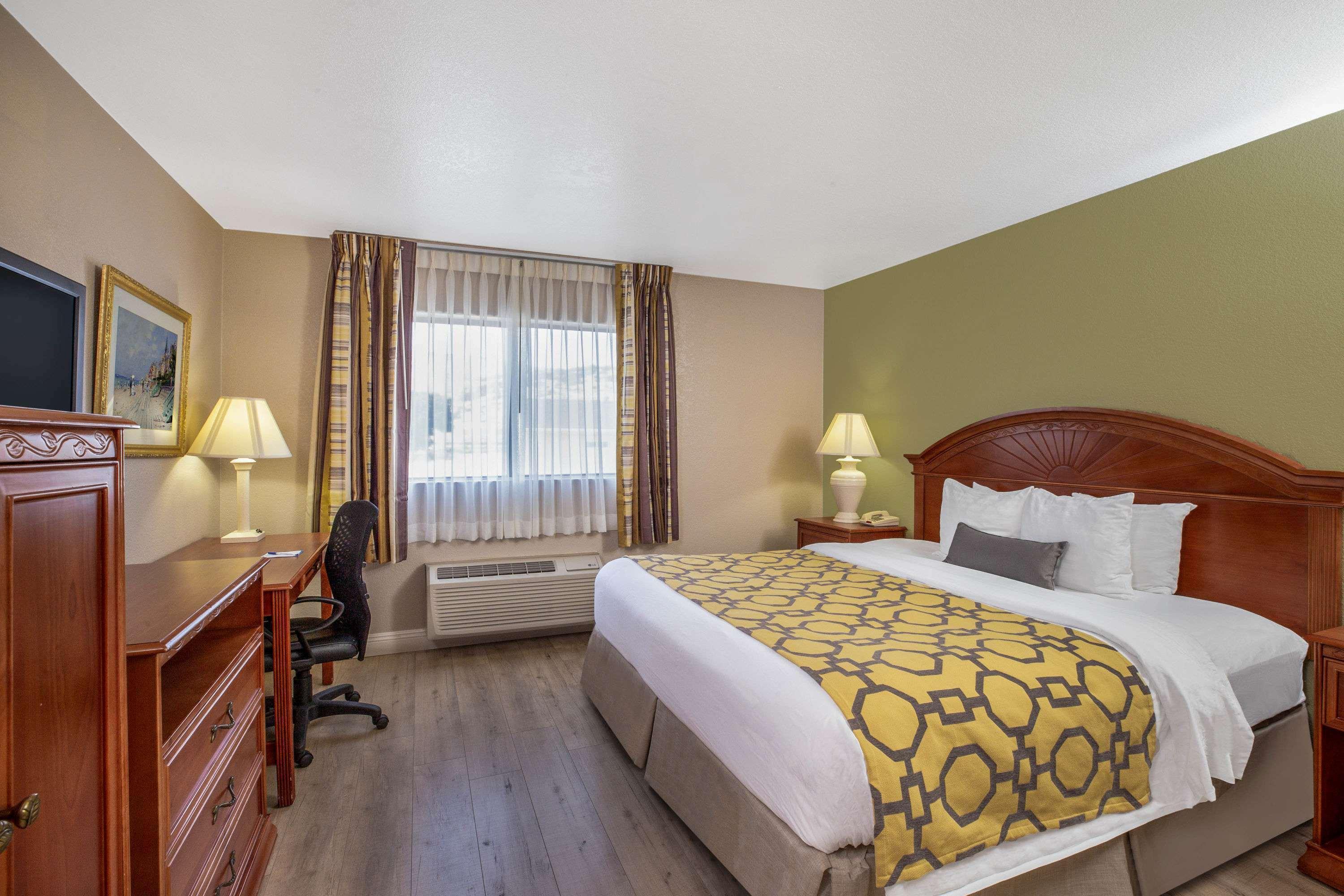 Baymont By Wyndham Tehachapi Hotel Exterior photo