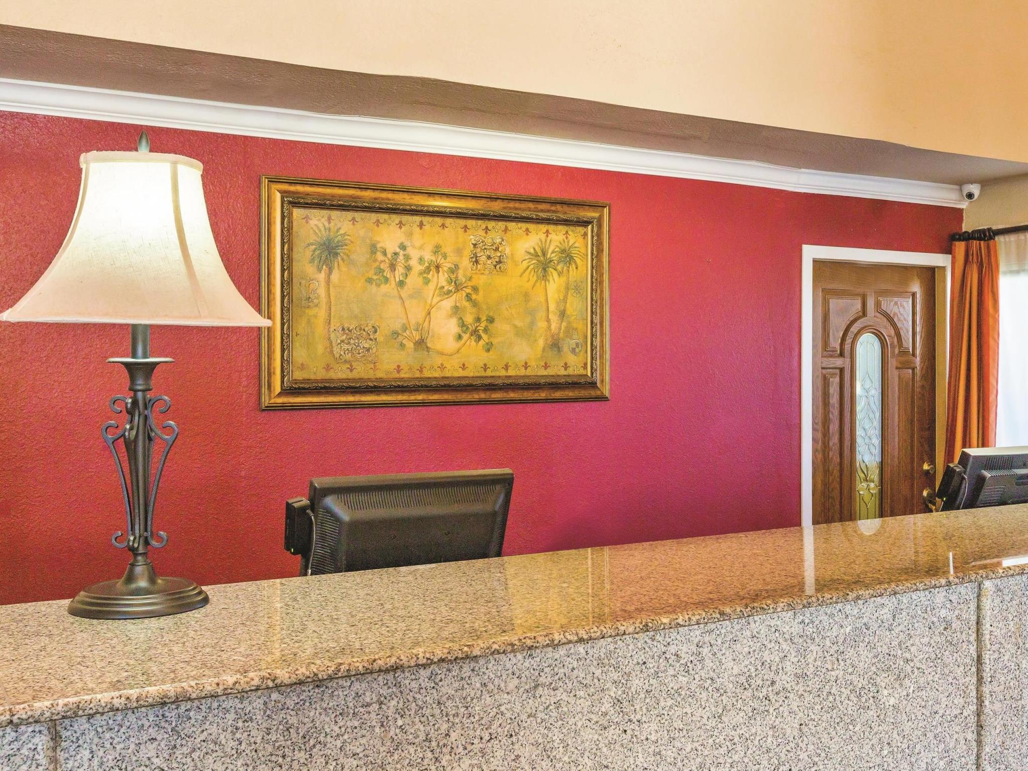 Baymont By Wyndham Tehachapi Hotel Exterior photo