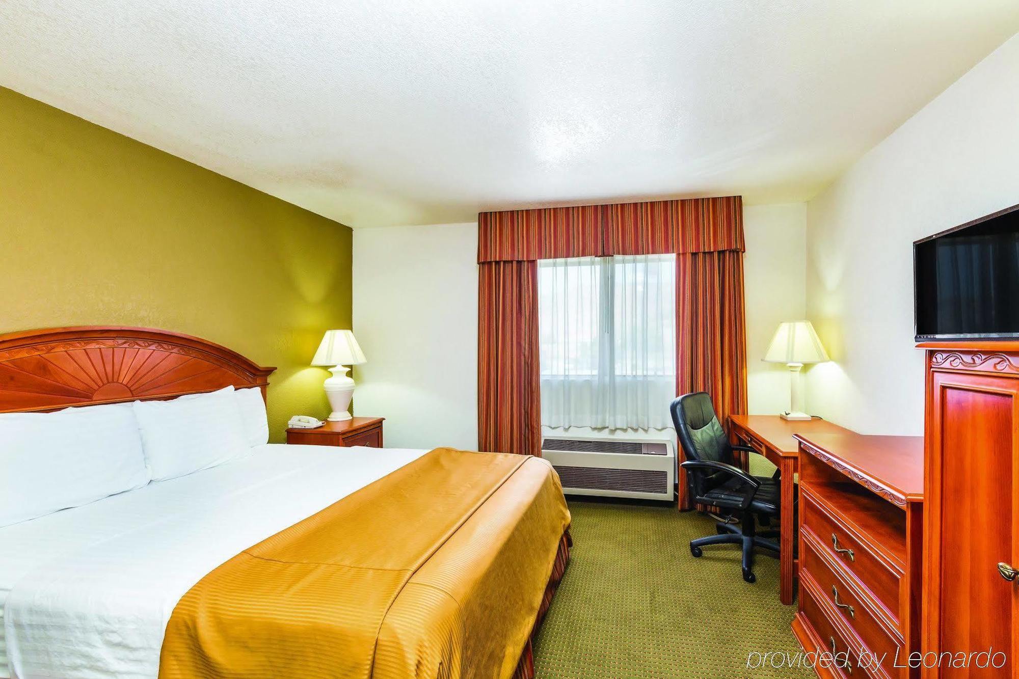 Baymont By Wyndham Tehachapi Hotel Exterior photo